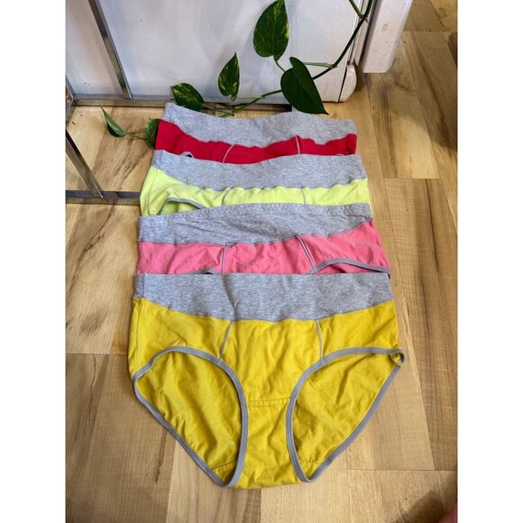 (4) piece multicolored women’s bottoms - Picture 1 of 6